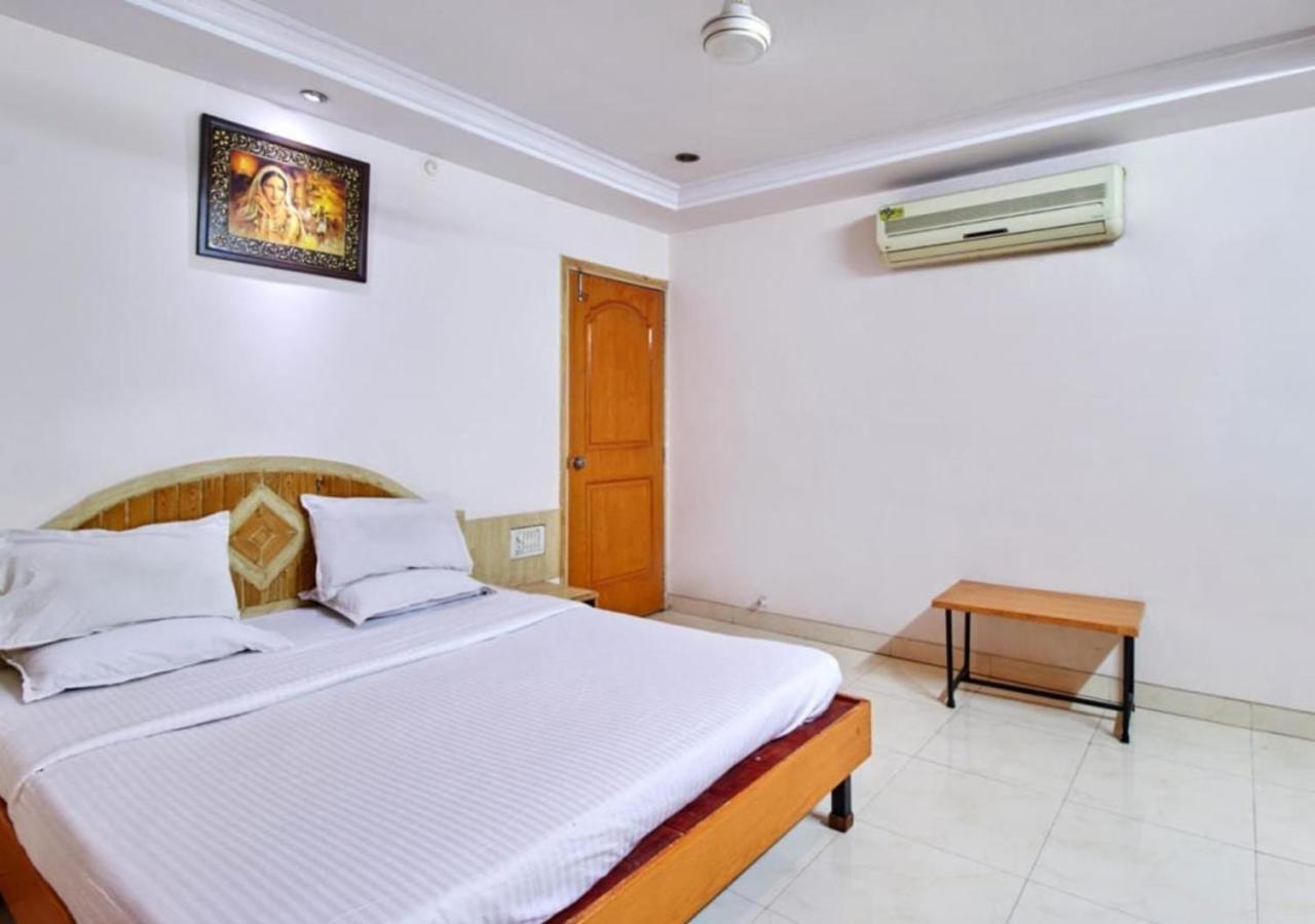 Hotel Wayfare Shirdi Ngoại thất bức ảnh