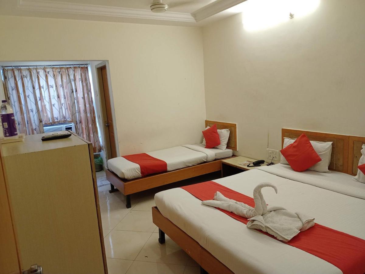 Hotel Wayfare Shirdi Ngoại thất bức ảnh