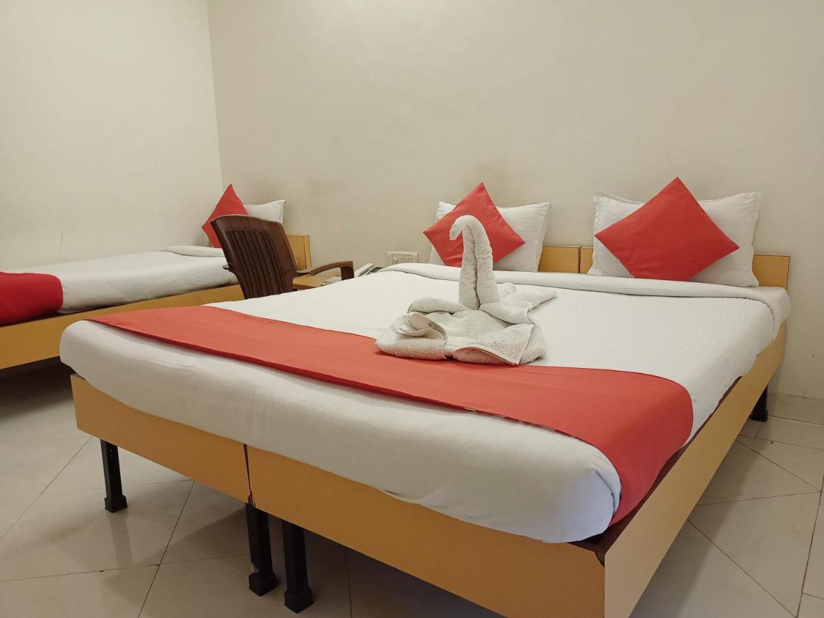 Hotel Wayfare Shirdi Ngoại thất bức ảnh