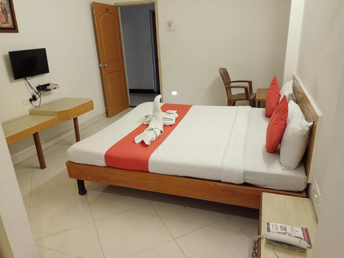 Hotel Wayfare Shirdi Ngoại thất bức ảnh