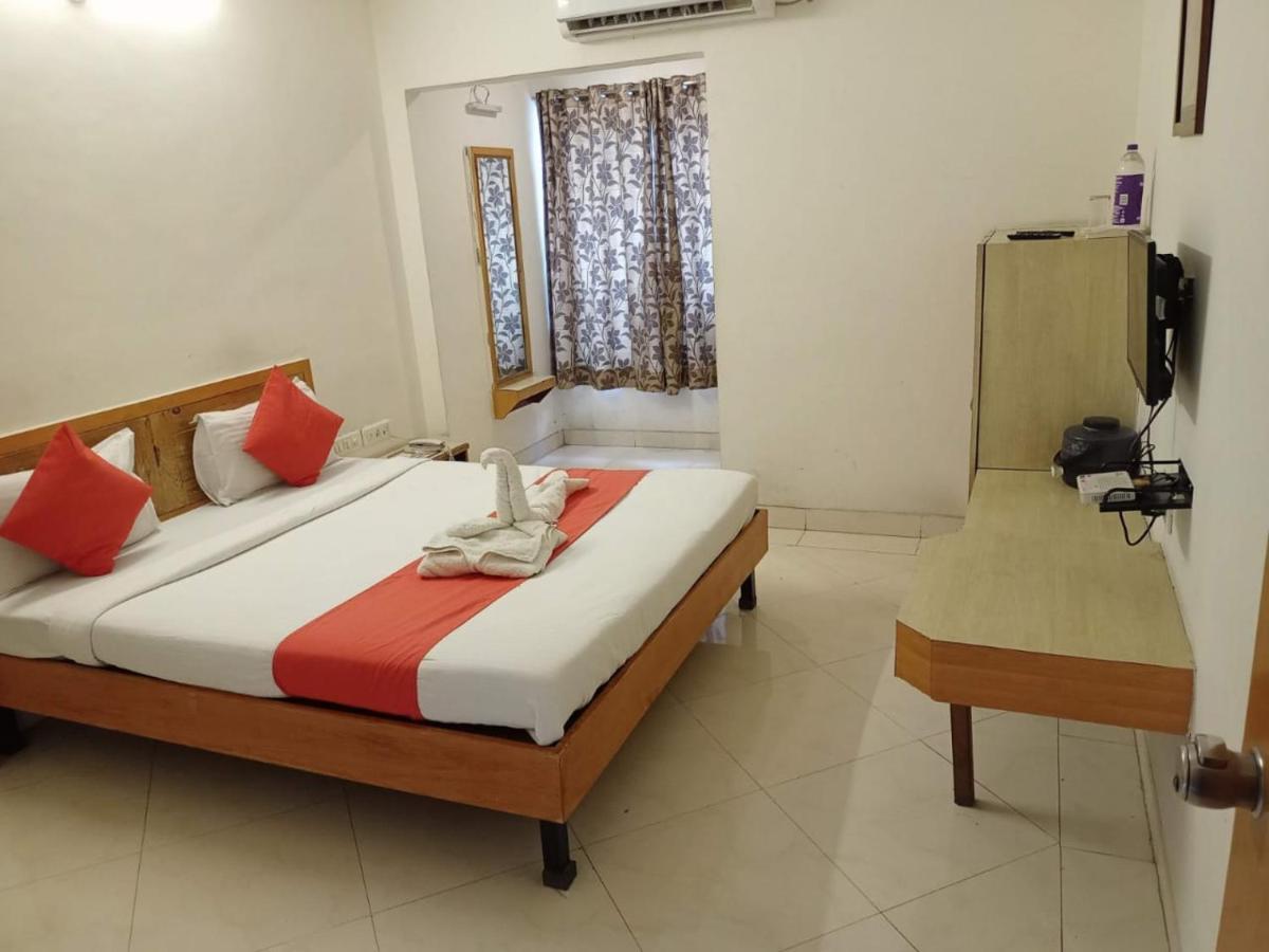 Hotel Wayfare Shirdi Ngoại thất bức ảnh
