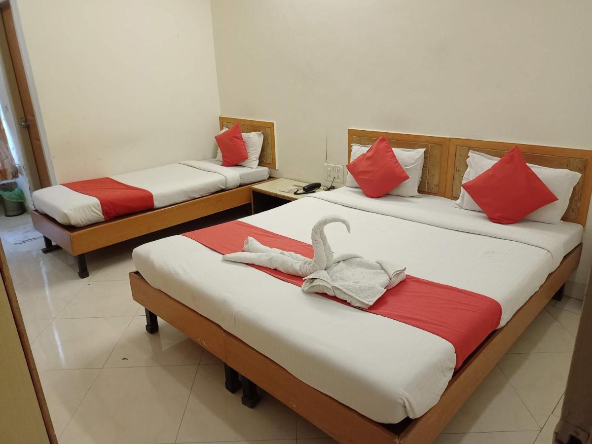 Hotel Wayfare Shirdi Ngoại thất bức ảnh