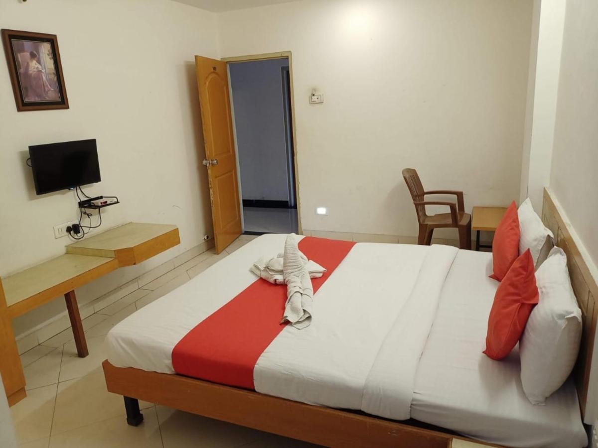 Hotel Wayfare Shirdi Ngoại thất bức ảnh