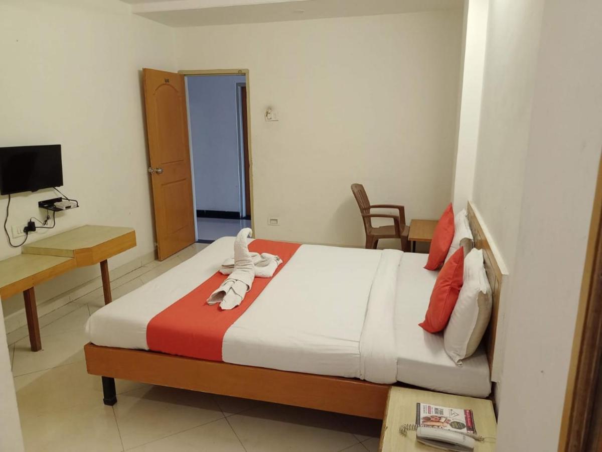 Hotel Wayfare Shirdi Ngoại thất bức ảnh