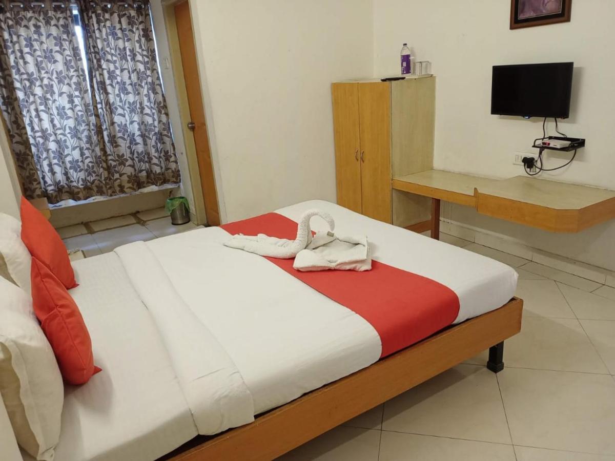 Hotel Wayfare Shirdi Ngoại thất bức ảnh