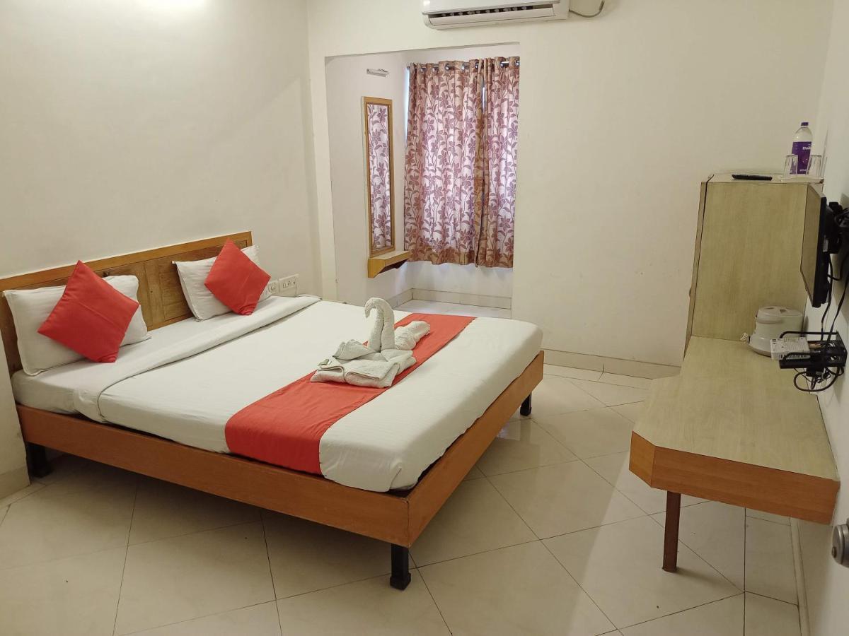 Hotel Wayfare Shirdi Ngoại thất bức ảnh